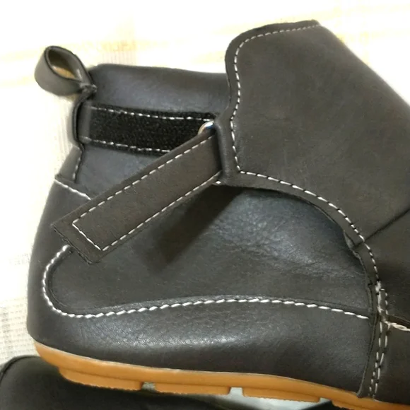 Ladies moccasins size 7 adjustable at ankle NEW - Picture 5 of 6